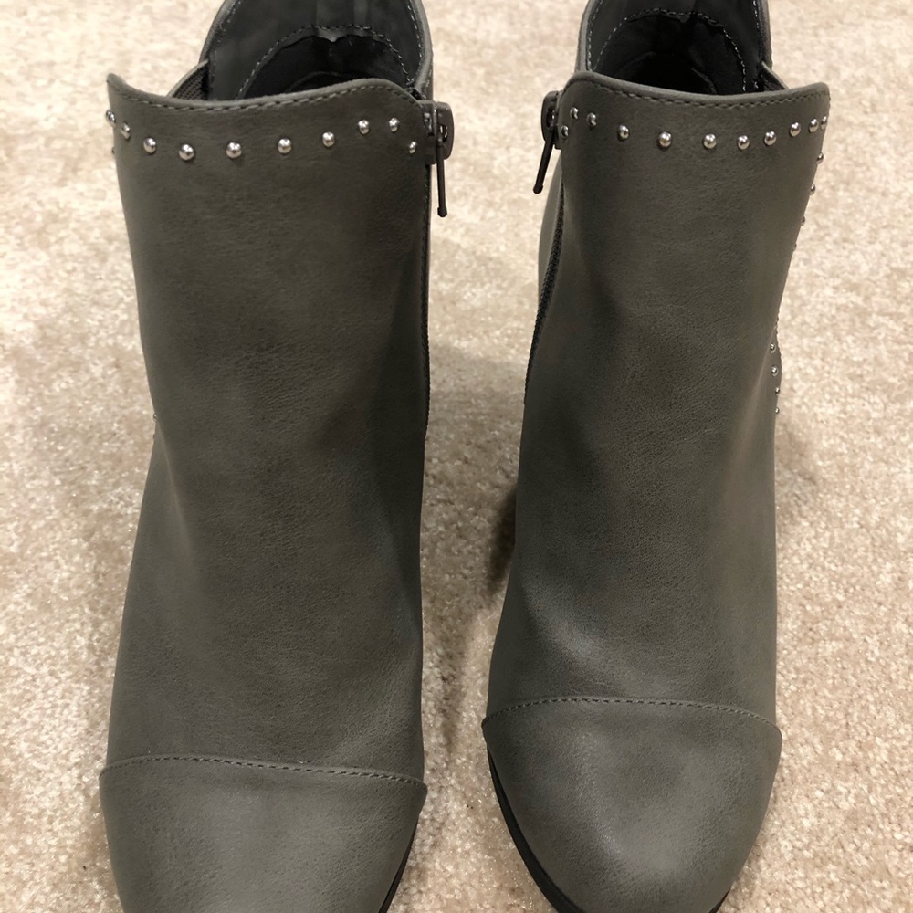 Lauren Conrad grey boots